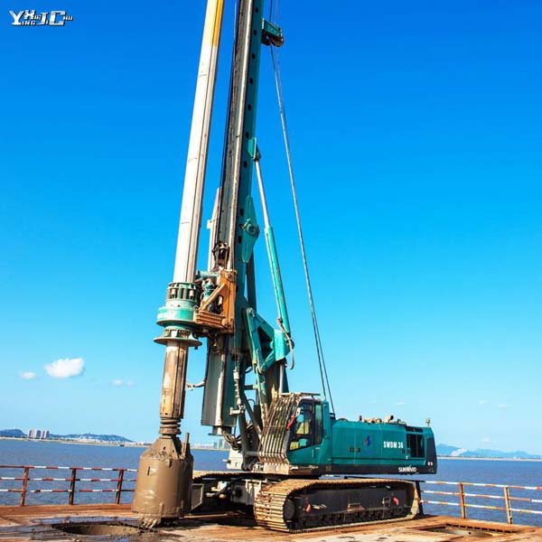 Crawler type rotary drilling rig