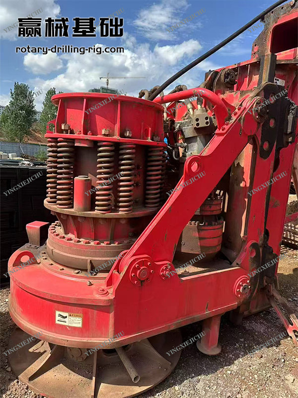 Capable breaking through various rock layers building block design SR285 Rotary drill rig