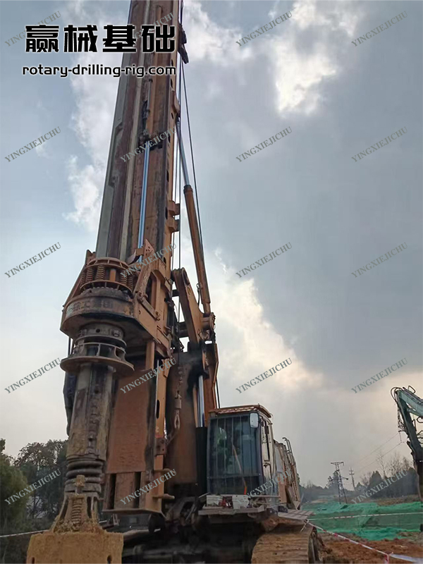 High construction efficiency higher cost performance XR240 Rotary drill rig