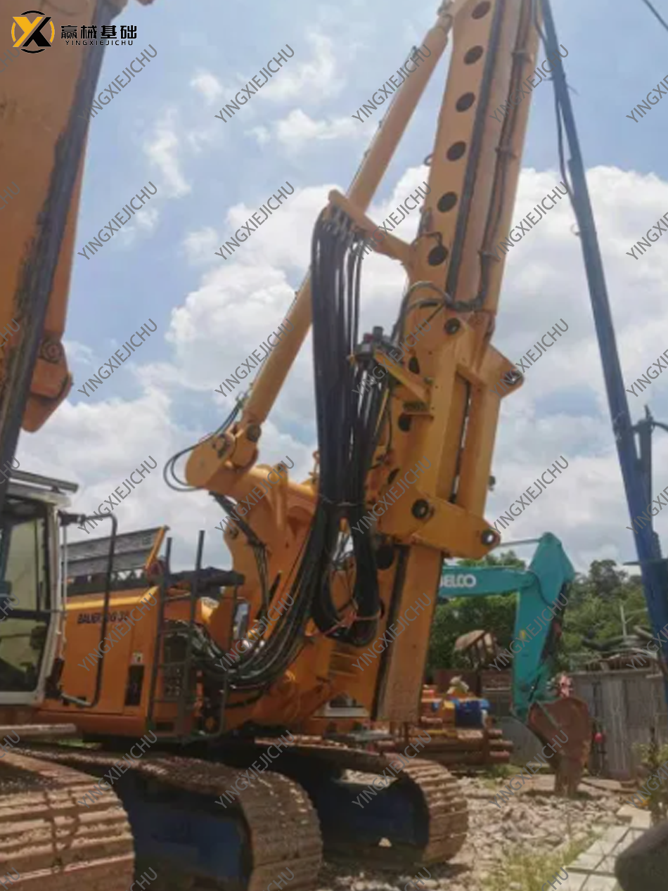 BAUER BG26 Rotary Drilling Rig