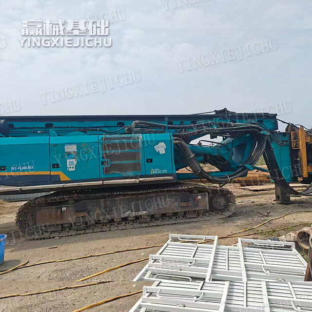 Centralized lubrication Dynamic stability Fast hole forming SWDM360 Rotary Drill Rig