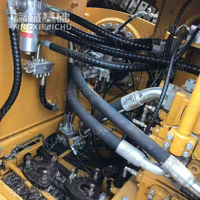 Adapt to complex strata Fast dynamic response Fuel economy SR405 Rotary drill rig