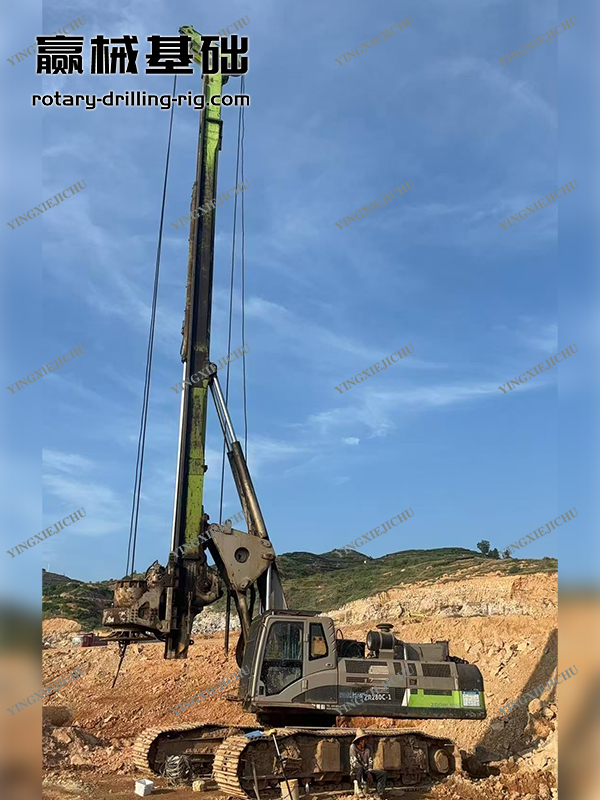 ZR220 Strong construction capability Stable performance Rotary Drilling Rig