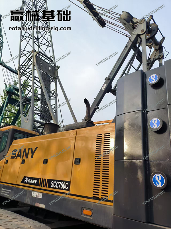 Stable operation under load Hoisting is safer Low maintenance cost SCC750 Crawler Crane