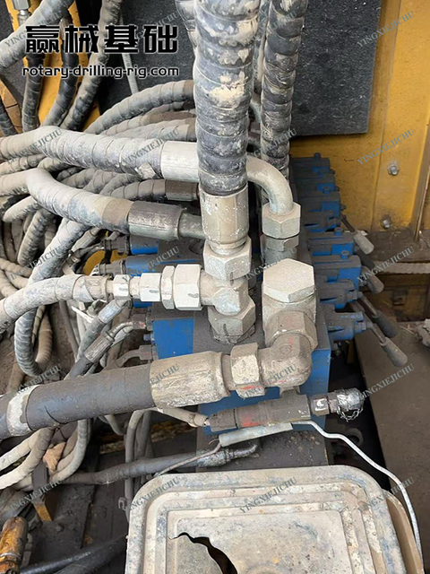 Adapt to various geological conditionsn Adequate power reserve SR360 Rotary Drill Rig