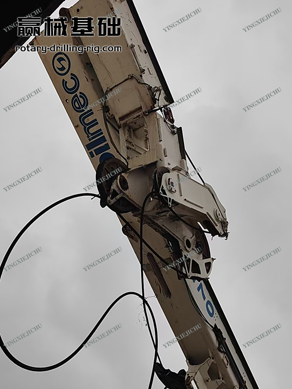 Efficient drilling Precise alignment with holes High durability SR70 Rotary Drill Rig