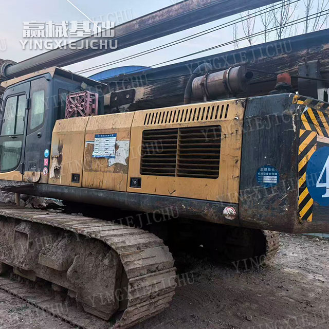 Strong anti-overturning performance Fast response XR180 Rotary drill rig