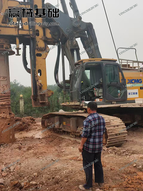 Highly adaptable Adequate power reserve Quick scheduling XR240E Rotary Drilling Rig