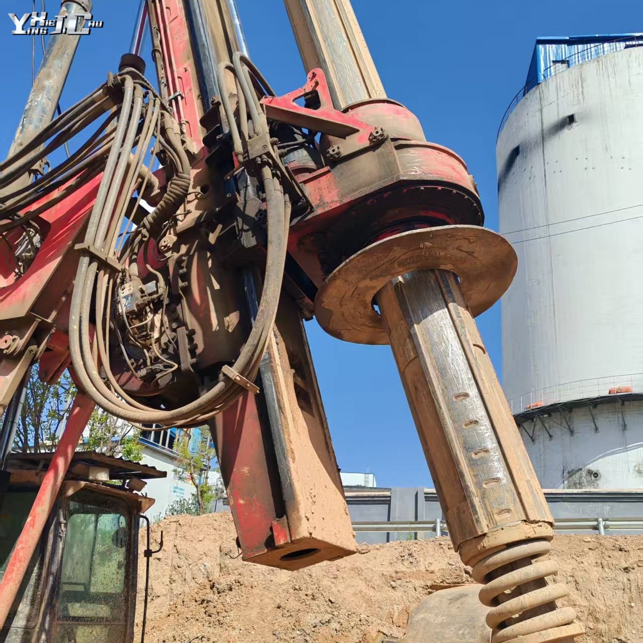 The Hazards of Insufficient Hydraulic Oil in Rotary Drilling RIGS