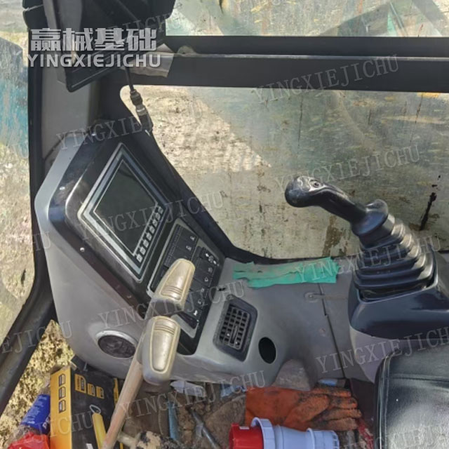 Adapt to various geological conditions SWDM220 Rotary drill rig