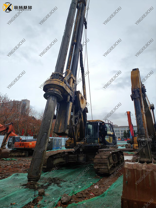 Used Rotary Drilling Rig Drill Holes in The Well Horizontal Directional Drilling Rig XCMG XR280D Crawler Rotary Drilling Rig