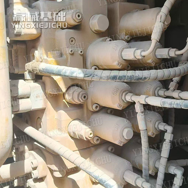 Efficient Hydraulics Improve construction accuracy Centralized lubrication SR405 Rotary drill rig