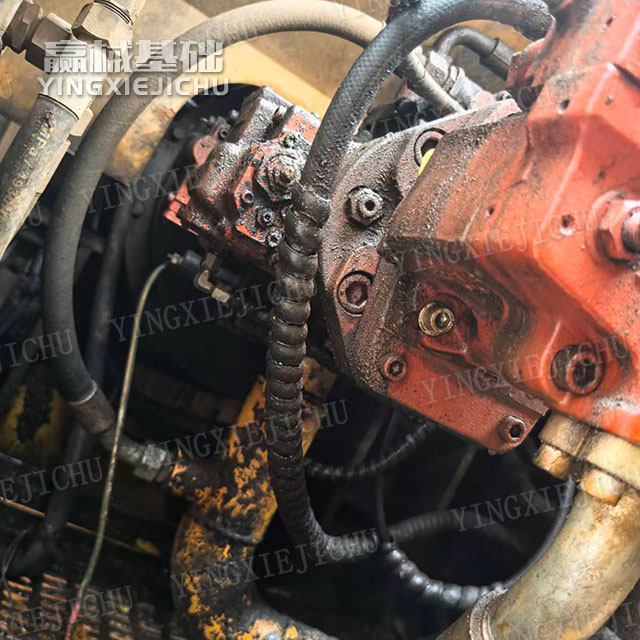 Centralized lubrication High overall efficiency Dynamic stability SR200 Rotary Drill Rig