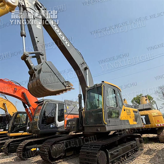 Sturdy Structure Durable under Heavy Loads Volvo EC210 Excavator