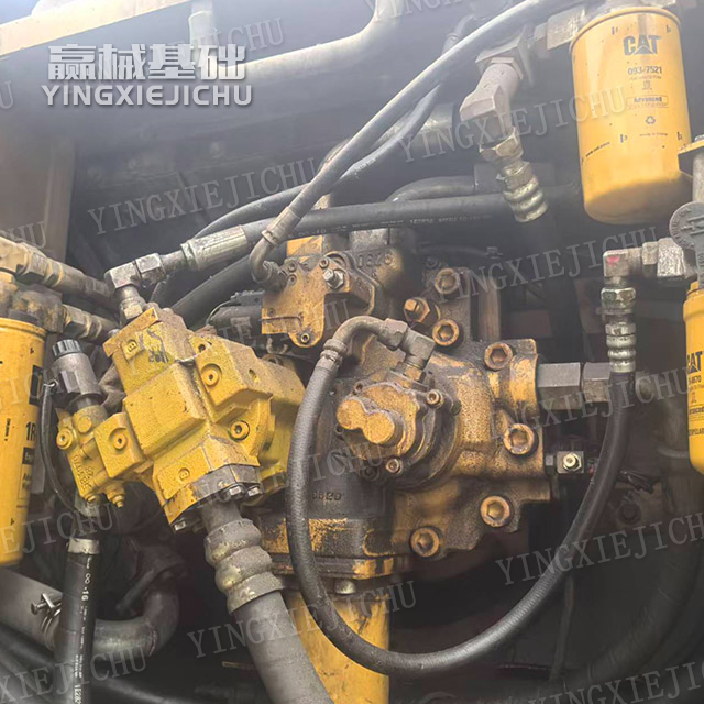 Fast hole forming Adequate power reserve Efficient Hydraulics XR240 Rotary Drilling Rig