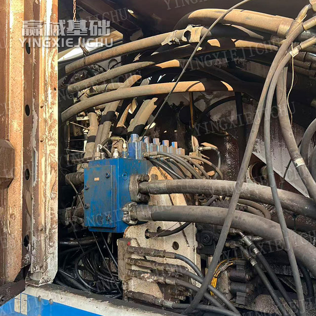 Adapt to complex strata Fast dynamic response SR70 Rotary Drill Rig