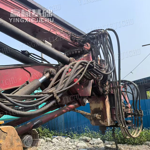 Dynamic stability Automatic soil dumping High overall efficiency SR150 Rotary Drill