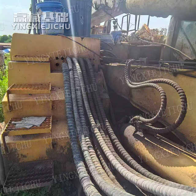 Automatic soil dumping Improve construction accuracy Smooth transitions XR220 Rotary Drill Rig
