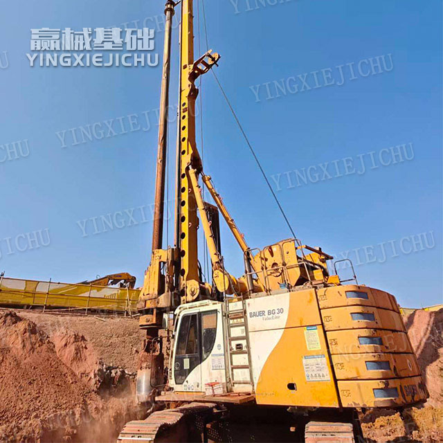 Stable hole-forming quality High loop efficiency BG30 Rotary Drill Rig