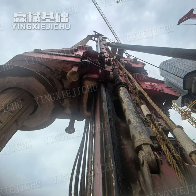 Strong stability High overall efficiency sr365 Rotary drilling rig