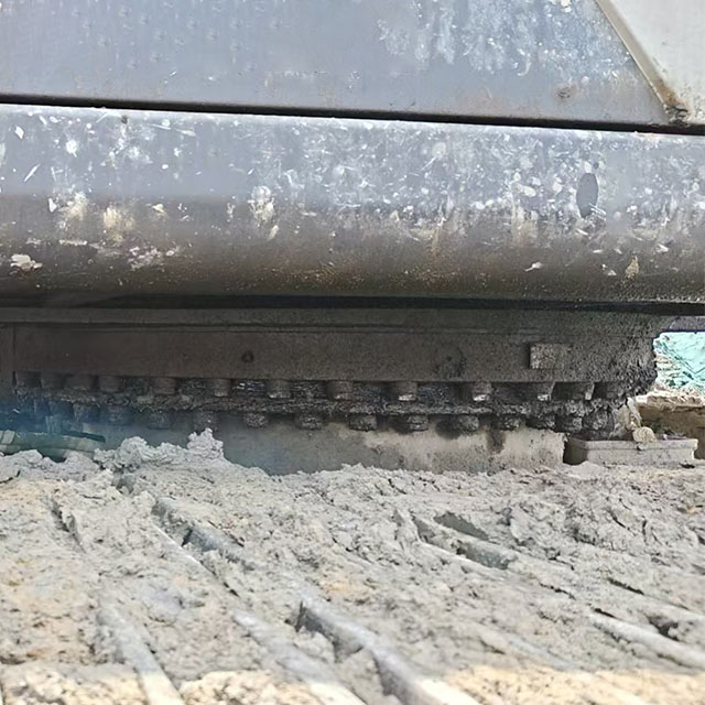 Smooth transitions Efficient Hydraulics Quick action response ZR240 Rotary Drill Rig