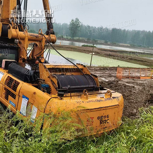 Adequate torque reserve High energy efficiency under heavy load conditions TR300 Rotary drill rig