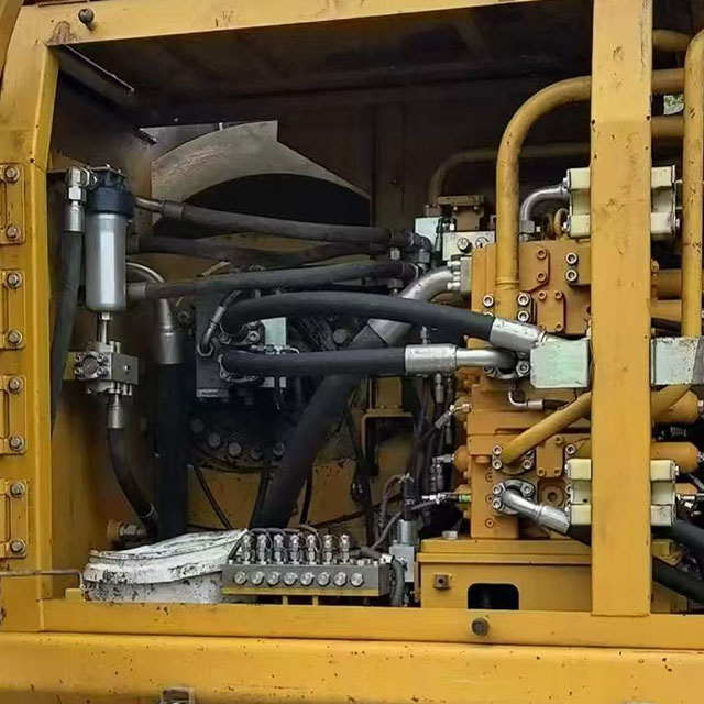Precise alignment with holes Reinforcement of key structures SR360 Rotary Drill Rig