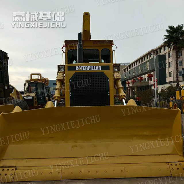 Strong Overload Capability Heavy Duty Chassis Caterpillar D8K Bulldozer