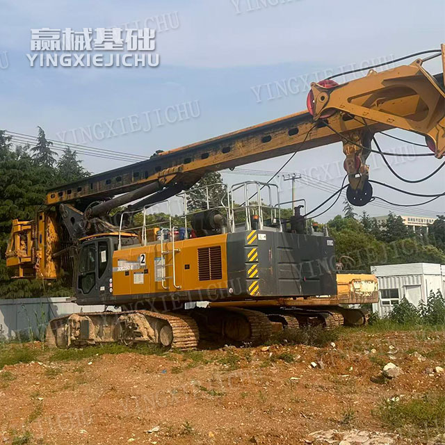 Precise alignment with holes Excellent rock penetration capability XR280D Rotary drilling rig