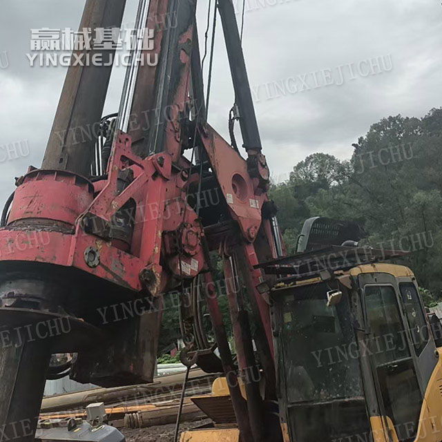 Strong stability High torque deep pile High drilling efficiency SR150 Rotary Drill rig
