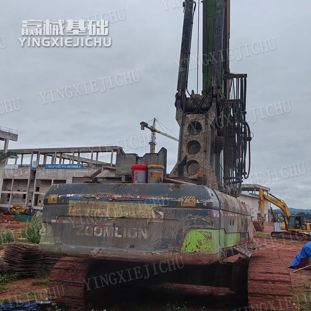 Strong impact resistance Outstanding construction capability ZR360C-2 Rotary Drill Rig