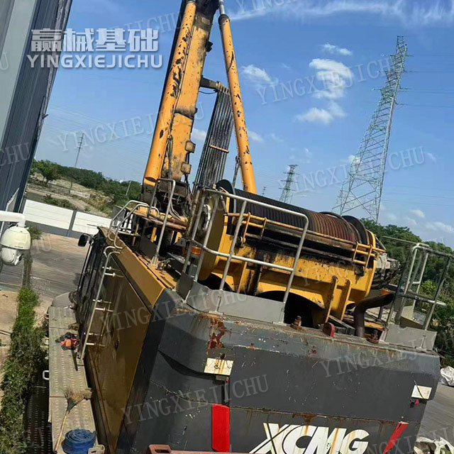 Powerful in drilling Centralized lubrication Durable structure XR450E Rotary Drill Rig