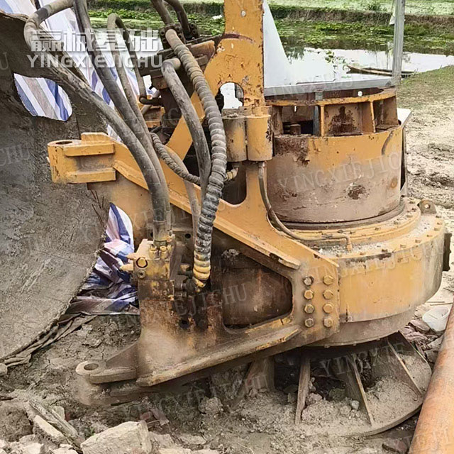 Adequate torque reserve High energy efficiency under heavy load conditions TR300 Rotary drill rig