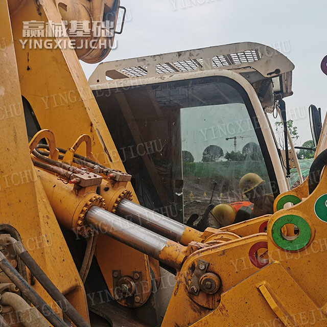 Quick scheduling High‑efficiency soil unloading low failure rate BG26 Rotary Drill Rig