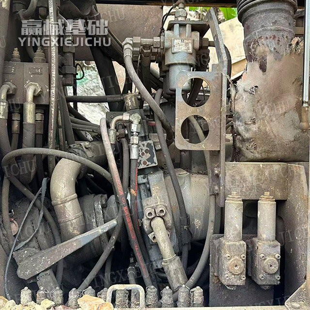 Low failure rate Multi method compatibility High drilling efficiency BG25 Rotary Drill Rig