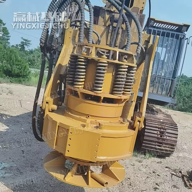 Smooth transitions Powerful performance Suitable for high-intensity operations XR150 III Rotary Drill Rig
