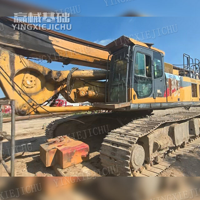 Fuel economy Sufficient torque High torque deep pile XR220 Rotary Drill Rig