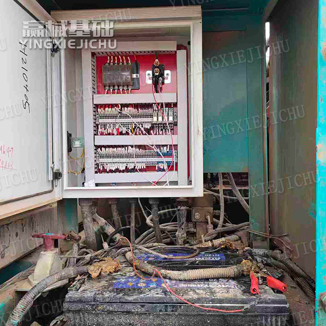 Strong overall rigidity Fast unloading speed High speed soil dumping HER300 Rotary Drill Rig