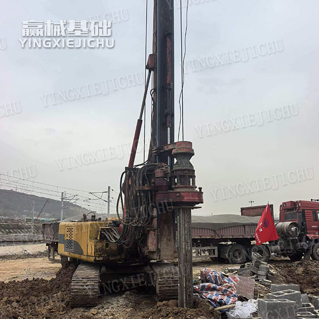 Wide adaptability to geological formations Stable & durable HengHui RH60 Rotary Drilling Rig