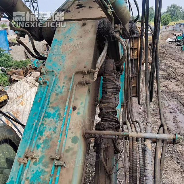 Smooth transitions Wide construction scope SWDM220 Rotary drill rig