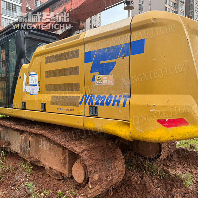 Adequate power reserve Reliable pressurization system Stable power output JVR220HT Rotary Drilling Rig