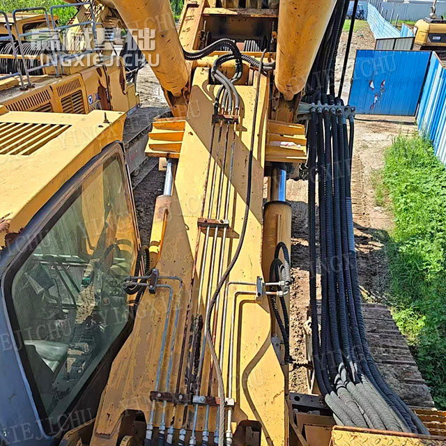 High‑efficiency soil unloading All‑round Adaptability XR280D Rotary drilling rig