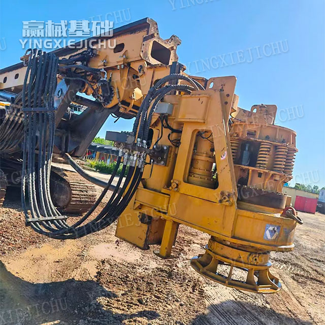 Smooth transitions High torque deep pile Wide construction scope XR240 Rotary Drilling Rig