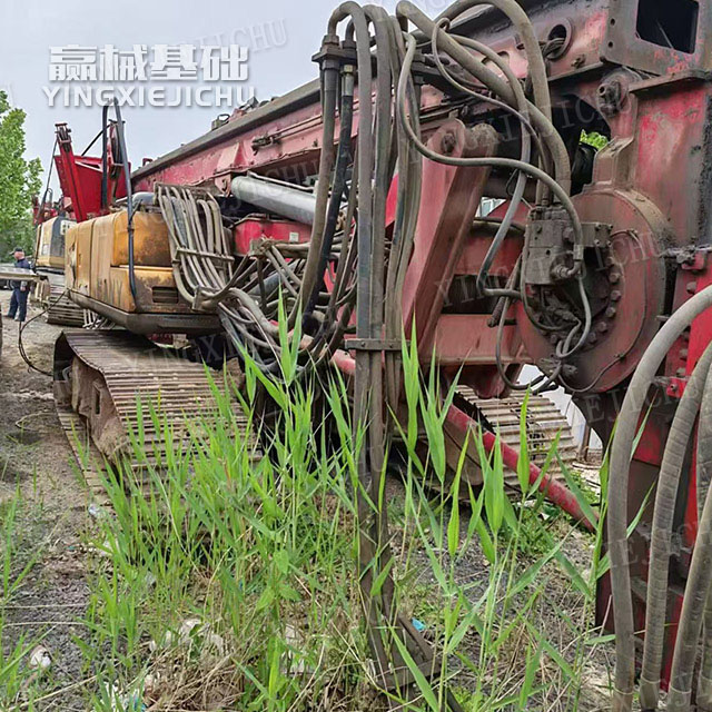 Excellent rock penetration capability Automatic soil dumping SR150 Rotary Drill rig