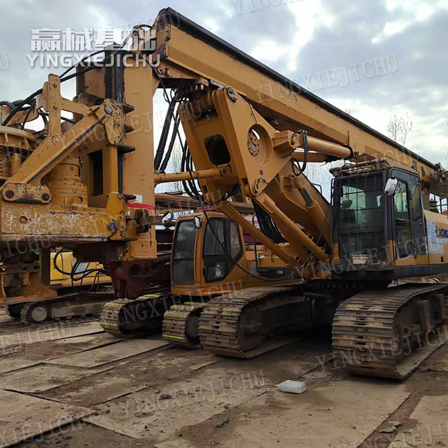 Fast Drilling Retraction Speed Stable Structure Durable under Heavy Loads XR220 Rotary Drill Rig