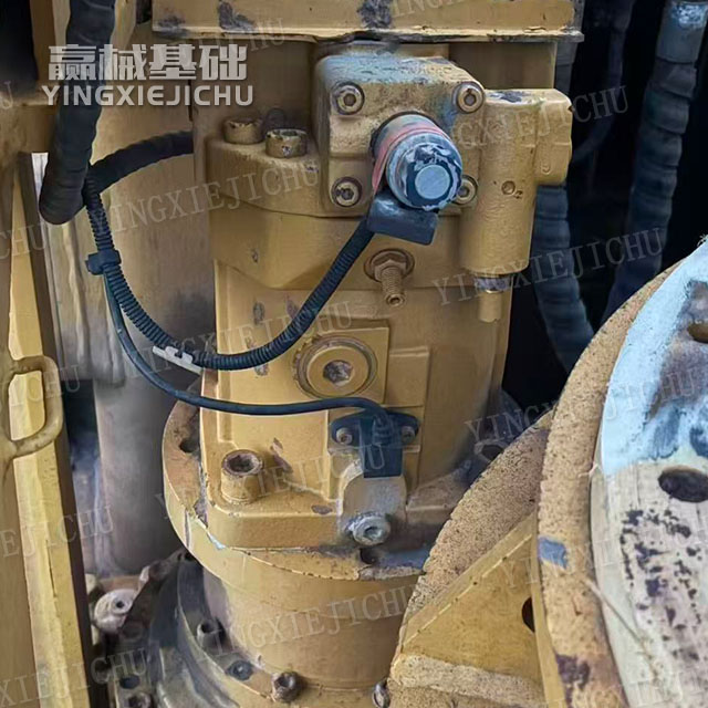 Impact resistance Highly adaptable High torque deep pile XR240 Rotary Drilling Rig