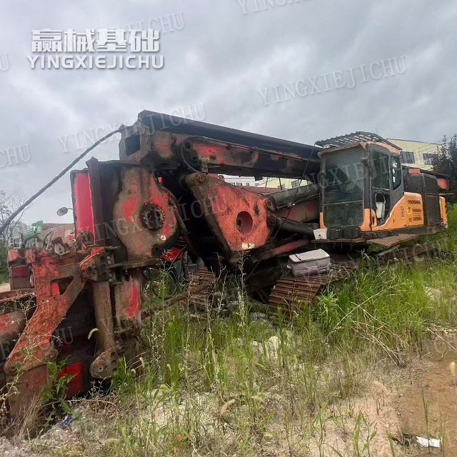 Quick scheduling Strong anti-overturning capability SR250 Rotary drill rig