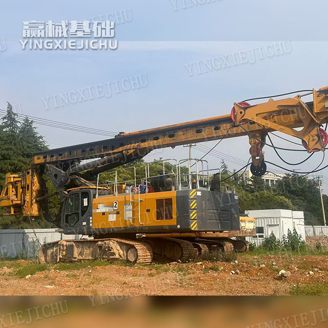 Precise alignment with holes Excellent rock penetration capability XR280D Rotary drilling rig