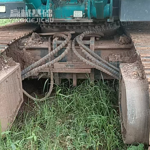 low failure rate Smooth combined movements SWDM220 Rotary drill rig