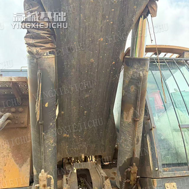Impact resistance Highly adaptable High torque deep pile XR240 Rotary Drilling Rig